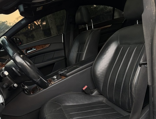 Foreign Used Mercedes Benz CLS550 2014 model for Sale In Abuja