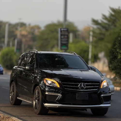 Extremely Super Clean Mercedes Benz ML63 AMG 2013 For Sale In Abuja