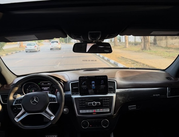 Extremely Super Clean Mercedes Benz ML63 AMG 2013 For Sale In Abuja