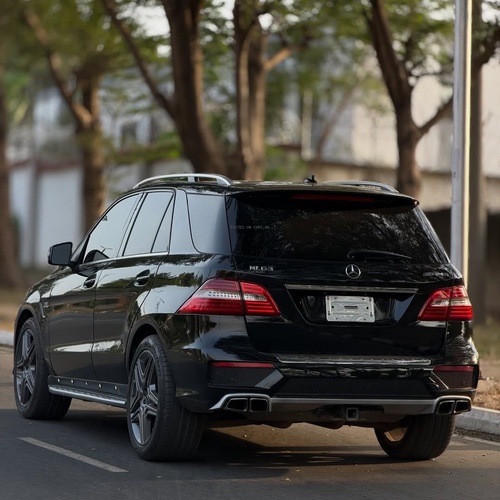 Extremely Super Clean Mercedes Benz ML63 AMG 2013 For Sale In Abuja