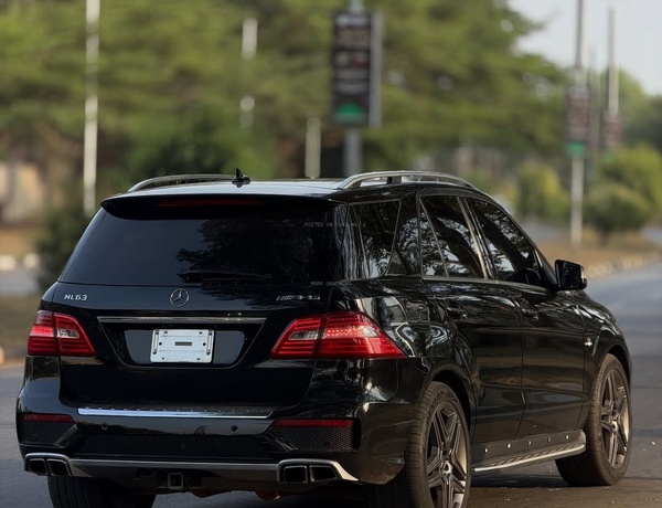 Extremely Super Clean Mercedes Benz ML63 AMG 2013 For Sale In Abuja
