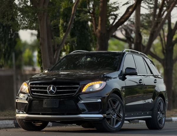 Extremely Super Clean Mercedes Benz ML63 AMG 2013 For Sale In Abuja