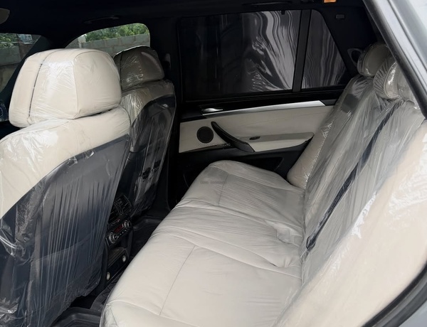 Foreign Used Unregistered BMW X5 2011 Luxury Interior, Smooth Drive