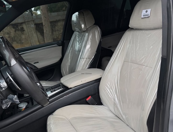 Foreign Used Unregistered BMW X5 2011 Luxury Interior, Smooth Drive