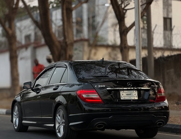 Foreign Used 2013 Mercedes Benz C300 for Sale In Abuja 