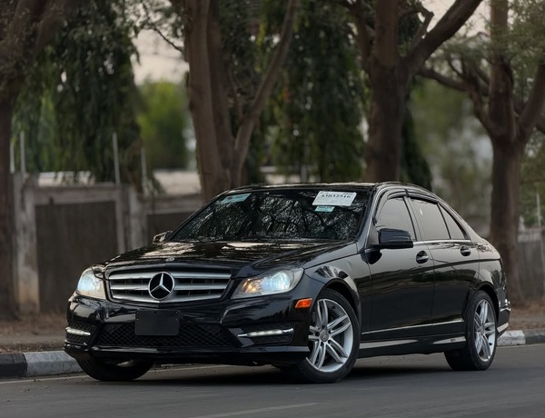 Foreign Used 2013 Mercedes Benz C300 for Sale In Abuja 