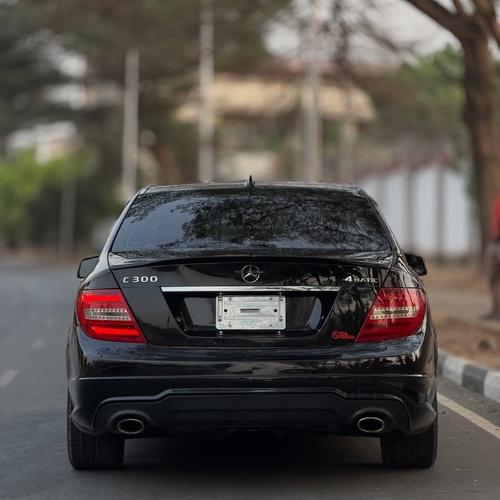 Foreign Used 2013 Mercedes Benz C300 for Sale In Abuja 