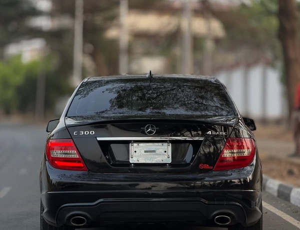 Foreign Used 2013 Mercedes Benz C300 for Sale In Abuja 