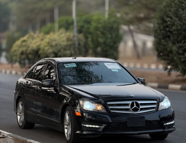Foreign Used 2013 Mercedes Benz C300 for Sale In Abuja 