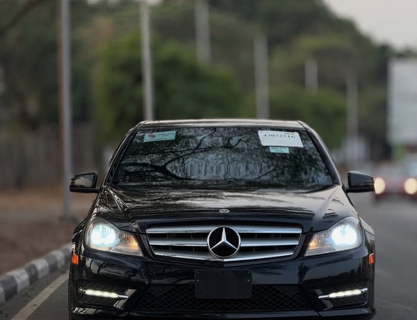 Foreign Used 2013 Mercedes Benz C300 for Sale In Abuja 
