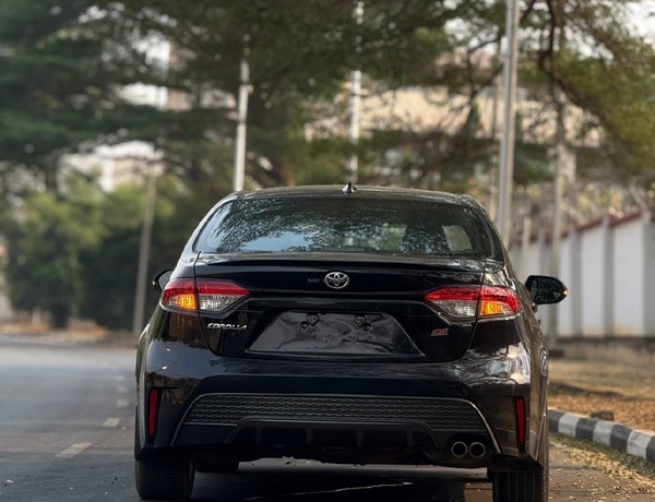 Foreign Used 2021 Toyota Corolla SE for Sale In Abuja
