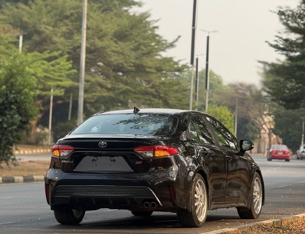 Foreign Used 2021 Toyota Corolla SE for Sale In Abuja