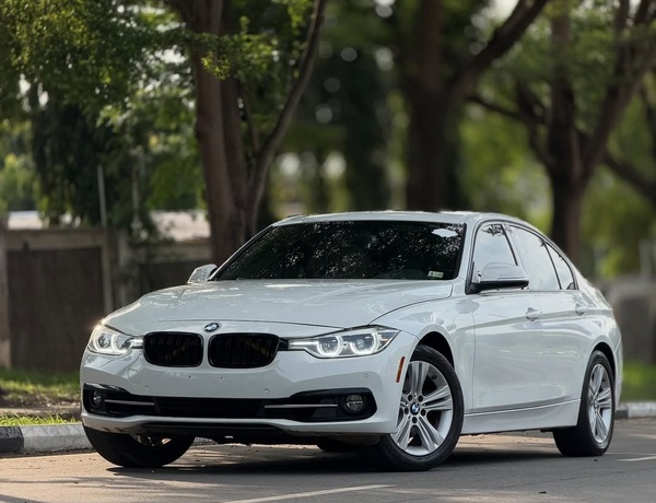 Urgent Sale: BMW 328i 2016 – Clean and Well Maintained