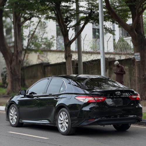 Urgent Sale: Toyota Camry LE (2018)  Foreign Used – Clean & Well Maintained
