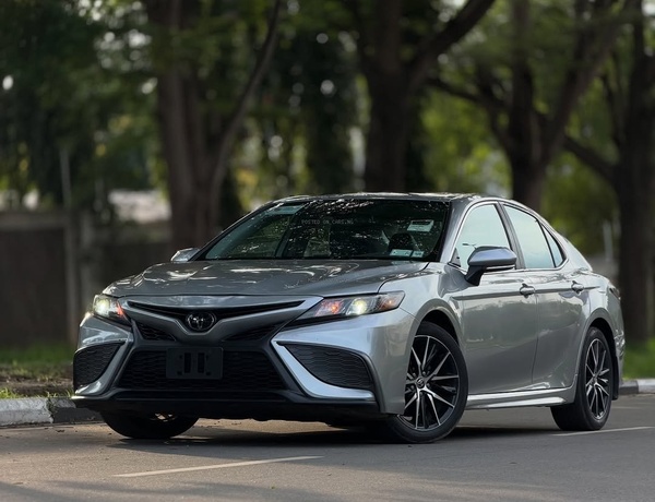 Toyota Camry SE (2022)  Foreign Used – Clean & Ready to Drive