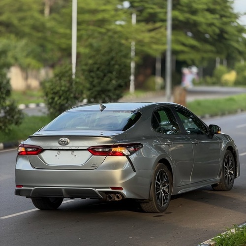 Toyota Camry SE (2022)  Foreign Used – Clean & Ready to Drive