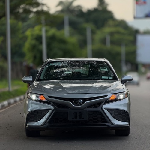 Toyota Camry SE (2022)  Foreign Used – Clean & Ready to Drive