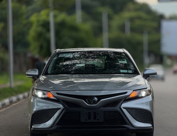 Toyota Camry SE (2022)  Foreign Used – Clean & Ready to Drive