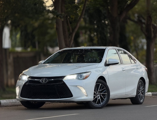 Foreign Used 2015 Toyota Camry SE