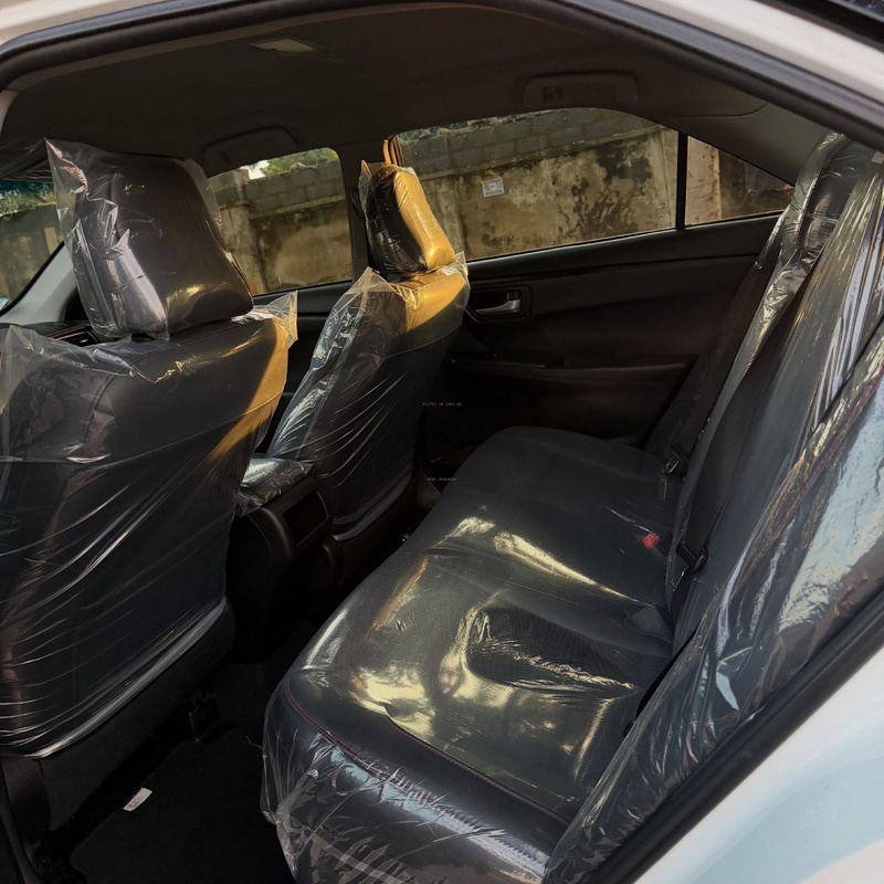 Foreign Used 2015 Toyota Camry SE image