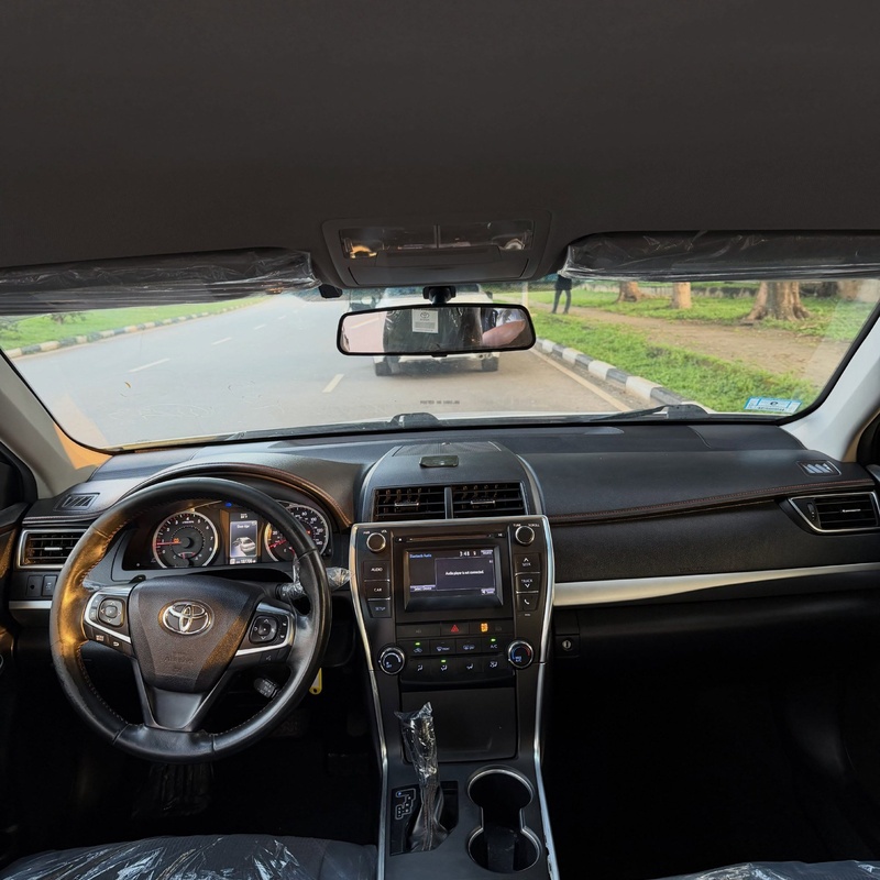 Foreign Used 2015 Toyota Camry SE image