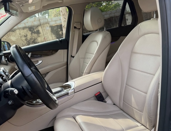 FOREIGN USED MERCEDES-BENZ GLC 300 2021 FOR SALE IN ABUJA