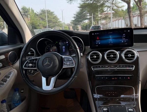 FOREIGN USED MERCEDES-BENZ GLC 300 2021 FOR SALE IN ABUJA