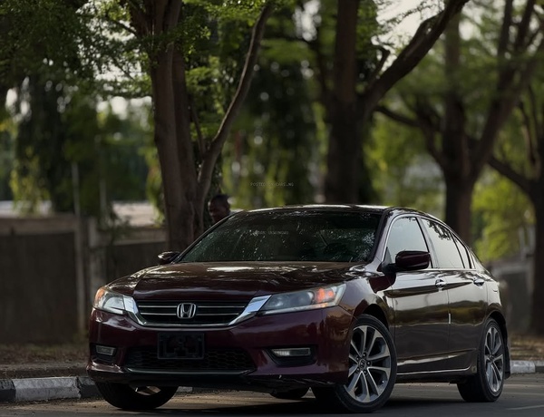 URGENT SALE: 2014 HONDA ACCORD SPORTFOR SALE IN ABUJA – VERY SHARP UNIT
