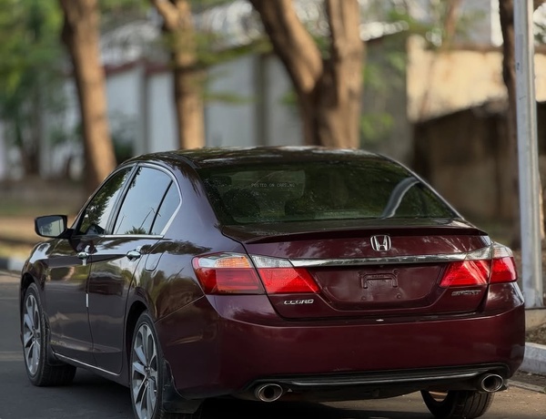 URGENT SALE: 2014 HONDA ACCORD SPORTFOR SALE IN ABUJA – VERY SHARP UNIT