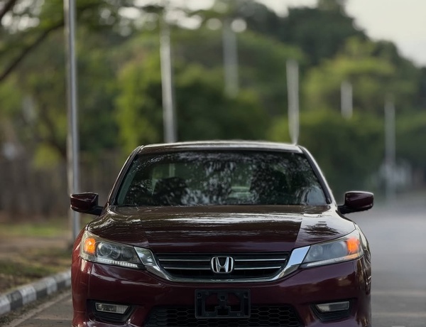 URGENT SALE: 2014 HONDA ACCORD SPORTFOR SALE IN ABUJA – VERY SHARP UNIT