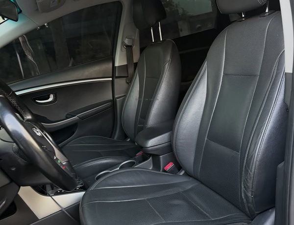 2016 HYUNDAI ELANTRA GT – FOREIGN USED | SPORTY & FUEL EFFICIENT HATCHBACK