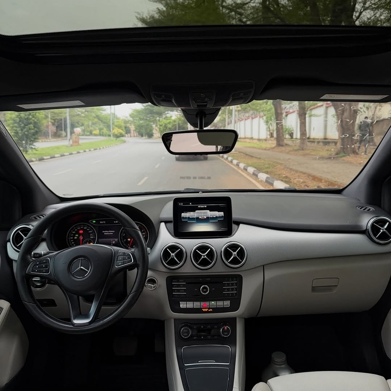 2017 MERCEDES-BENZ B250 – FOREIGN USED | COMPACT LUXURY CAR image