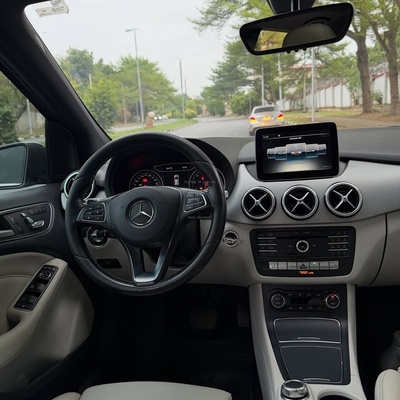 2017 MERCEDES-BENZ B250 – FOREIGN USED | COMPACT LUXURY CAR image