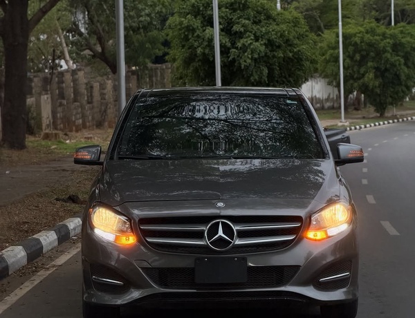 2017 MERCEDES-BENZ B250 – FOREIGN USED | COMPACT LUXURY CAR