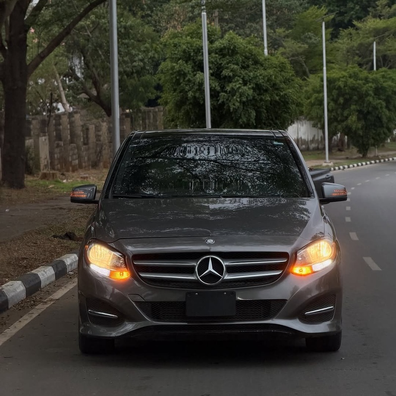 2017 MERCEDES-BENZ B250 – FOREIGN USED | COMPACT LUXURY CAR image