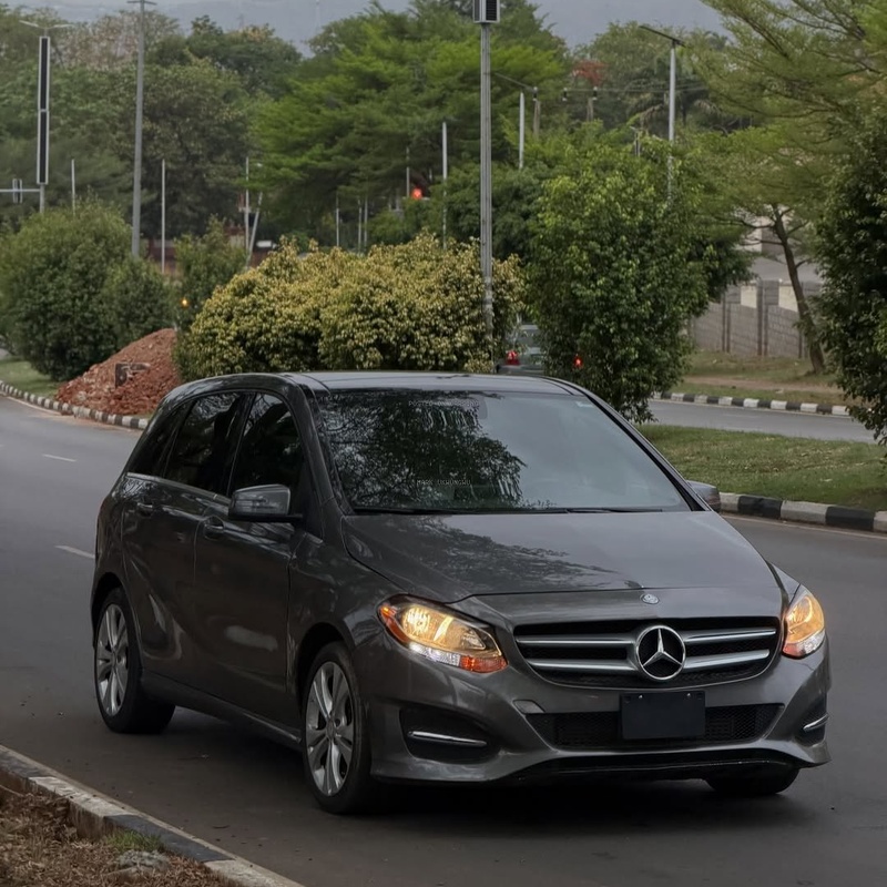 2017 MERCEDES-BENZ B250 – FOREIGN USED | COMPACT LUXURY CAR image