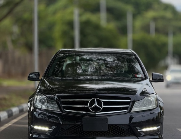 Urgent Sale: 2013 MERCEDES-BENZ C300  FOREIGN USED – Very Neat Unit