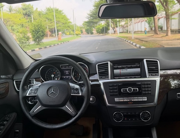 MERCEDES-BENZ ML350 2013– FOREIGN USED, VERY SHARP DEAL