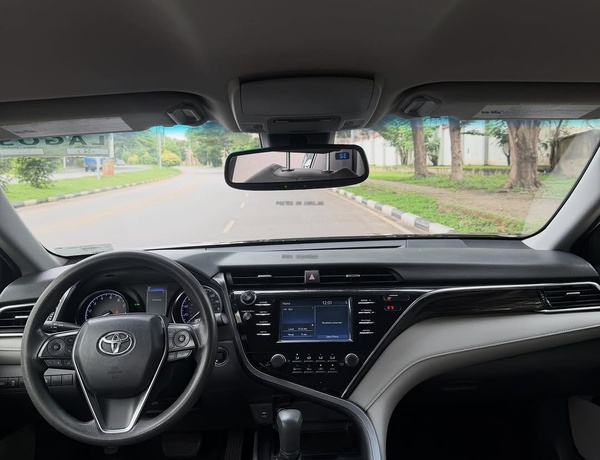FORIEGN USED TOYOTA CAMRY LE 2018 FOR SALE IN ABUJA