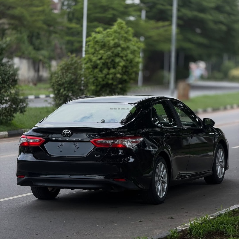 FORIEGN USED TOYOTA CAMRY LE 2018 FOR SALE IN ABUJA image