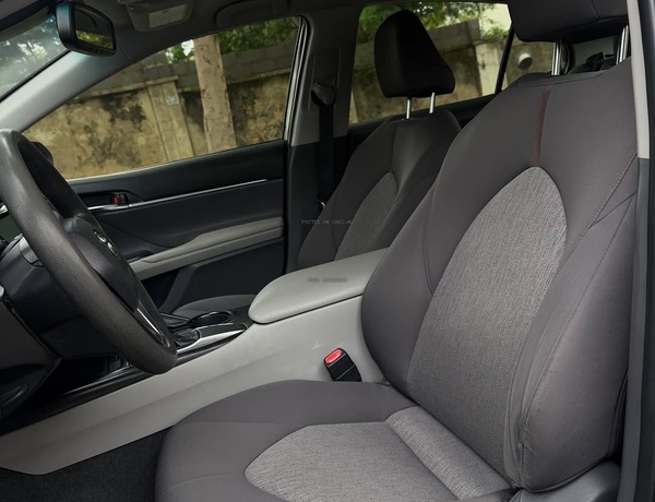 FORIEGN USED TOYOTA CAMRY LE 2018 FOR SALE IN ABUJA