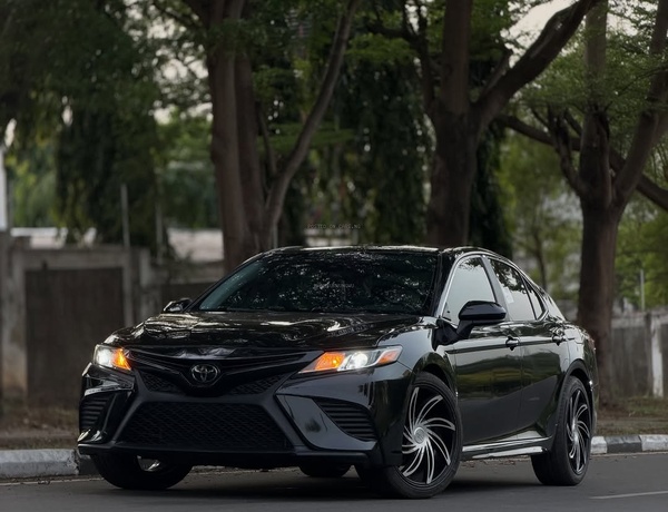 Urgent Sale: Toyota Camry SE 2019 – Clean & Ready to Drive