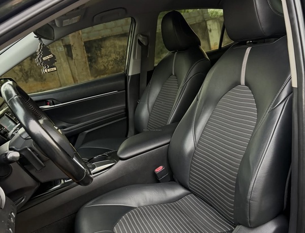 Urgent Sale: Toyota Camry SE 2019 – Clean & Ready to Drive