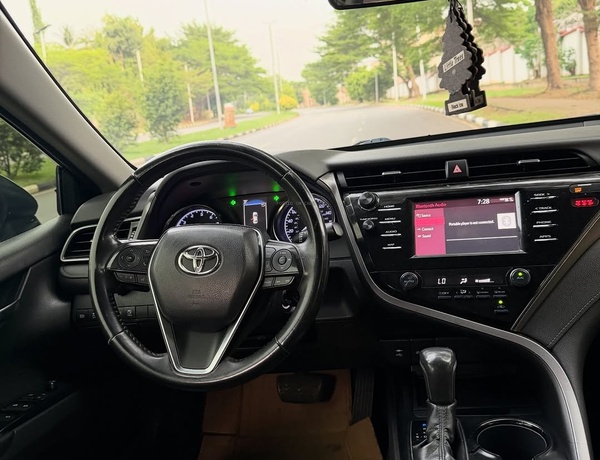 Urgent Sale: Toyota Camry SE 2019 – Clean & Ready to Drive