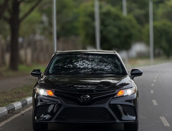 Urgent Sale: Toyota Camry SE 2019 – Clean & Ready to Drive