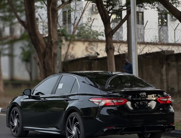 Urgent Sale: Toyota Camry SE 2019 – Clean & Ready to Drive