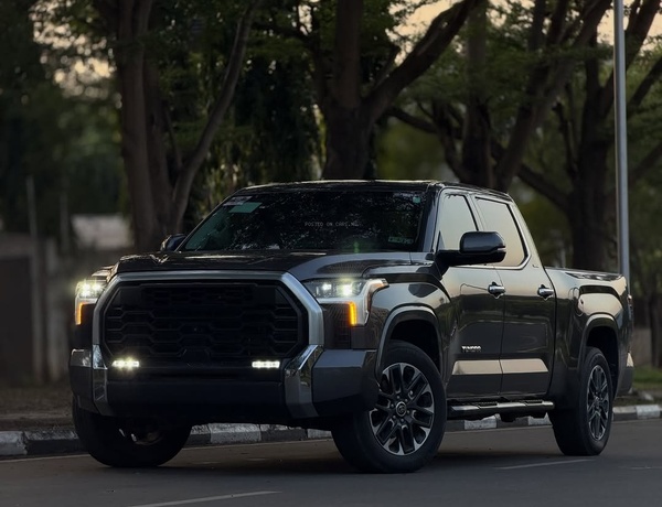Toyota Tundra 4x4 (2022)  Foreign Used – Clean & Ready to Work