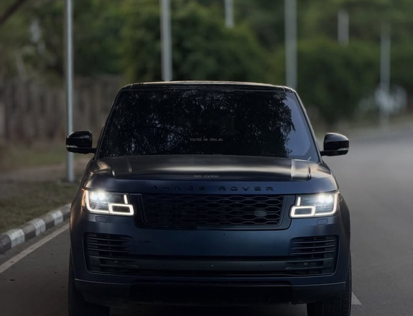  2018 RANGE ROVER VOGUE HSE FOREIGN USED– Very Sharp Body, No Fault