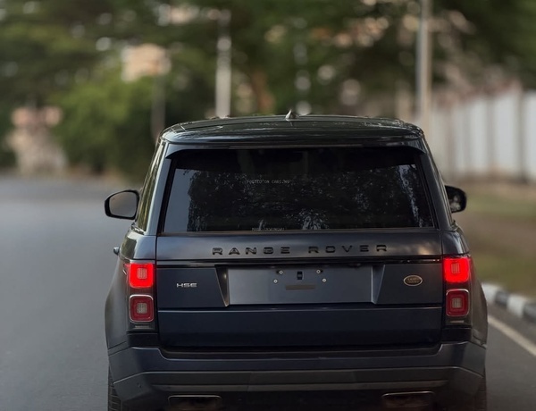  2018 RANGE ROVER VOGUE HSE FOREIGN USED– Very Sharp Body, No Fault