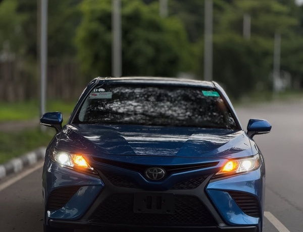 Well-Maintained Toyota Camry SE 2018 – Serious Buyers Only